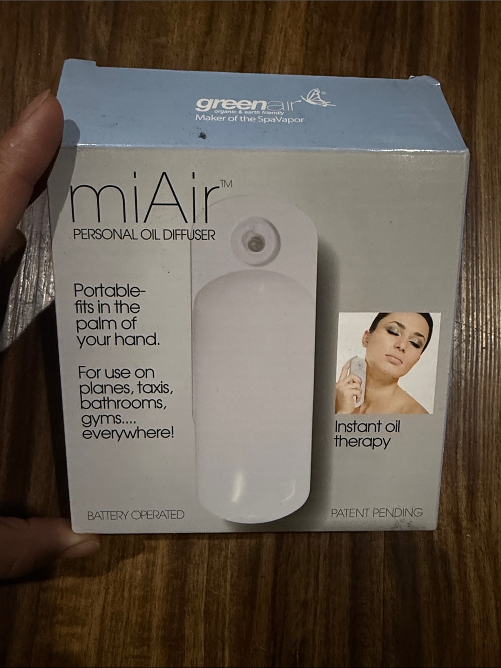 Personal Oil Diffuser — White Portable Aromatherapy Device